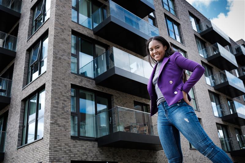 a-mixed-race-woman-model-is-posing-with-some-build